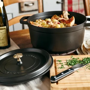 Staub Cocotte Rund Aus Gusseisen In Schwarz 27