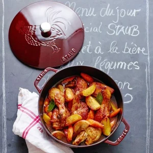 Staub Bräter La Marmite Mit Hahn-Dekor In Grenadine 18