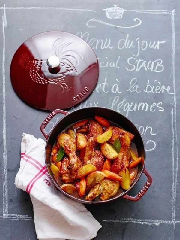 Staub Bräter La Marmite Mit Hahn-Dekor In Grenadine 7