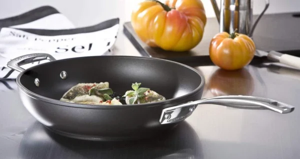 Le Creuset Aluminium-Antihaft-Pfanne Hoch 7