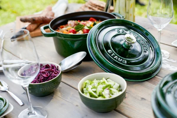 Staub Cocotte Rund Aus Gusseisen Mit Dämpfeinsatz In Basilikum 6