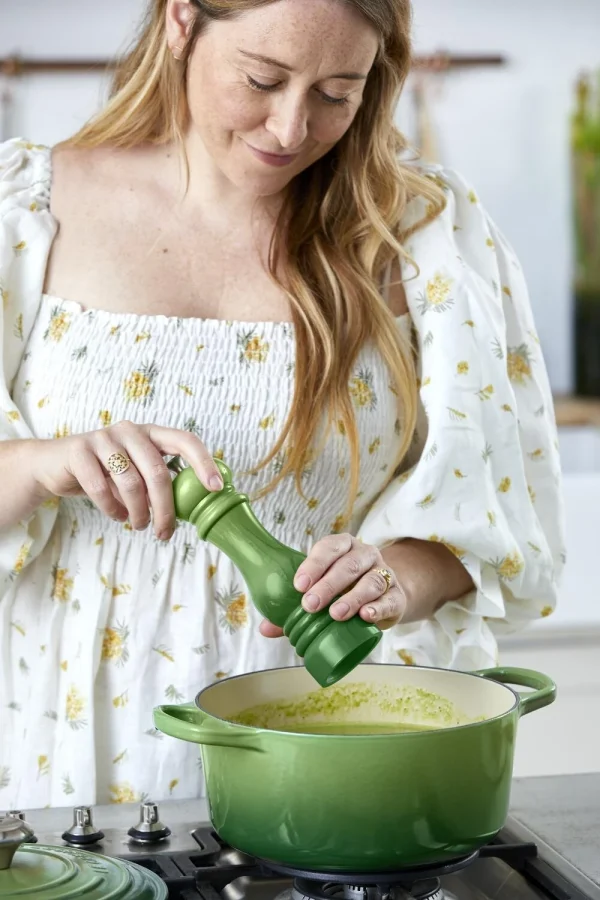 Le Creuset Salzmühle In Bamboo Green 4